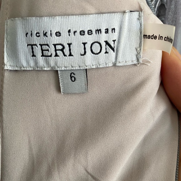 Teri Jon grey sequined long sleeve gown like new size 6 - Picture 4 of 15